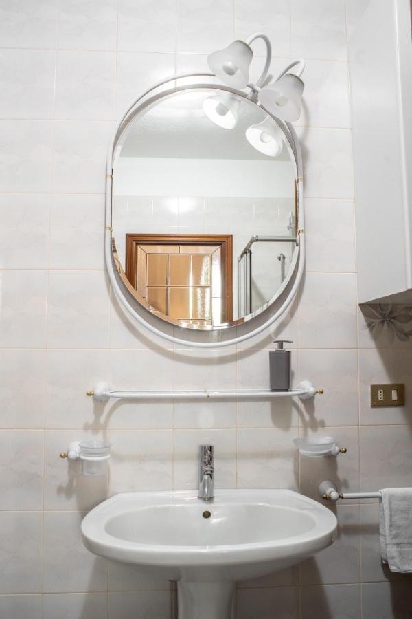 Appartamenti Rocca - Cav La Casa Di Rosa Monforte D'Alba Ngoại thất bức ảnh