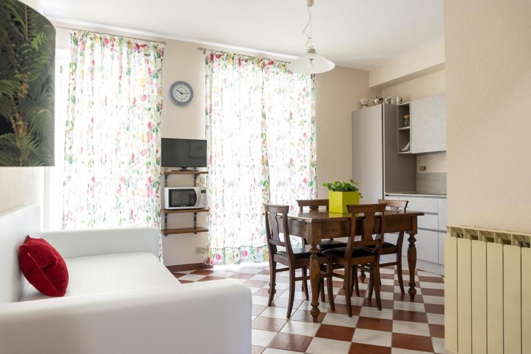 Appartamenti Rocca - Cav La Casa Di Rosa Monforte D'Alba Ngoại thất bức ảnh