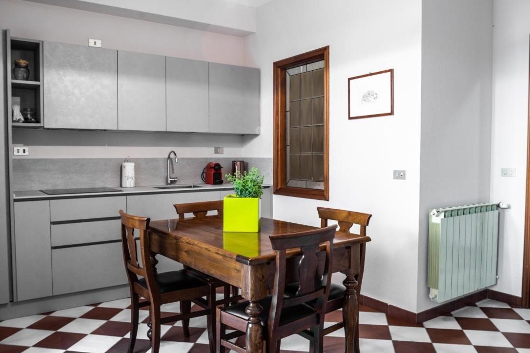 Appartamenti Rocca - Cav La Casa Di Rosa Monforte D'Alba Ngoại thất bức ảnh