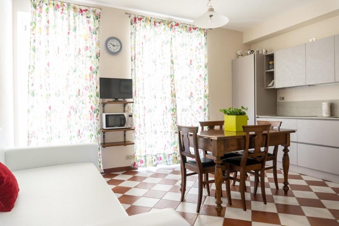 Appartamenti Rocca - Cav La Casa Di Rosa Monforte D'Alba Ngoại thất bức ảnh